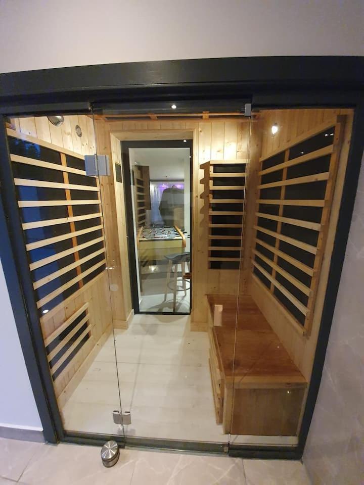 Belle Sur , 6 Avec Piscine, Hammam Et Sauna Villa
